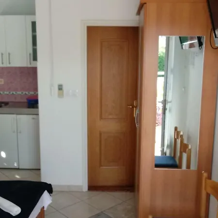 Adria شقة